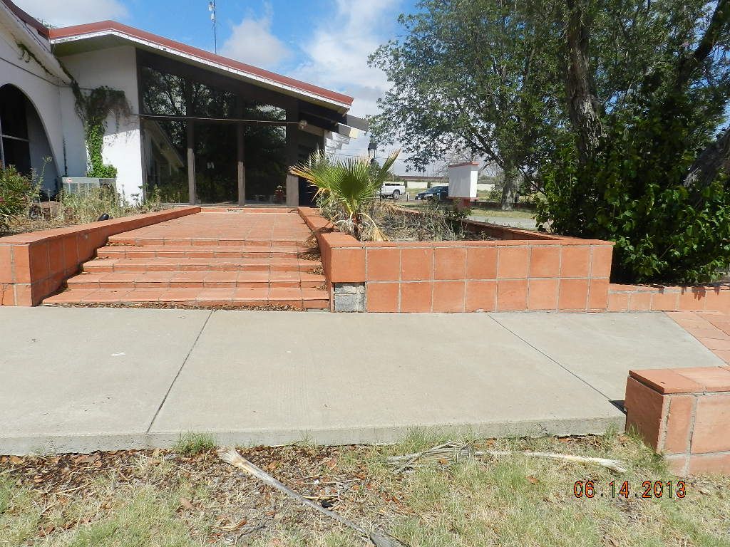 Stephen & Sue Lau Building: 1 Spring Dr, Fort Stockton, TX 79735